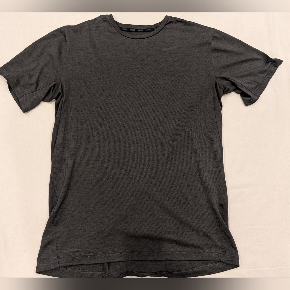 Nike Men's Charcoal Gray Short Sleeve Tee (M)
